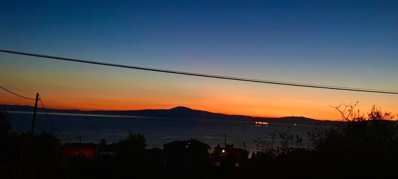 Mountain & Sea Daire Kalamata Dış mekan fotoğraf